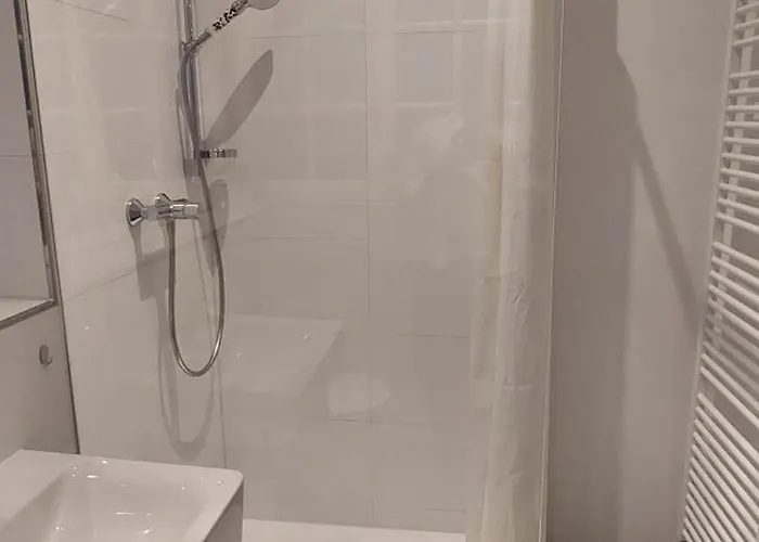 Quiet With Private Bathroom In A Local Homestay szállás